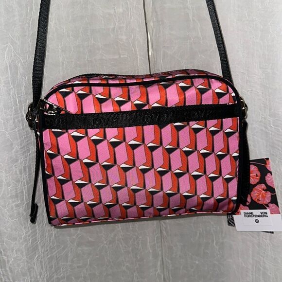 DVF x Target Modern Geo Black Pink Red Navy White Nylon Camera Crossbody Bag - Picture 2 of 13